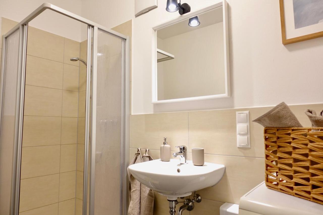 Neu - Gemuetliches Und Modernes Apartment Mit Stellplatz Coblence Extérieur photo